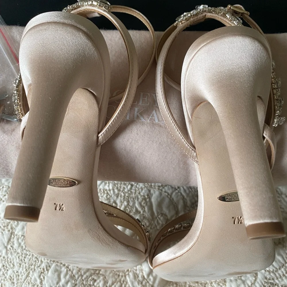 Badgley Mischka Kerry Heels - Picture 5 of 15